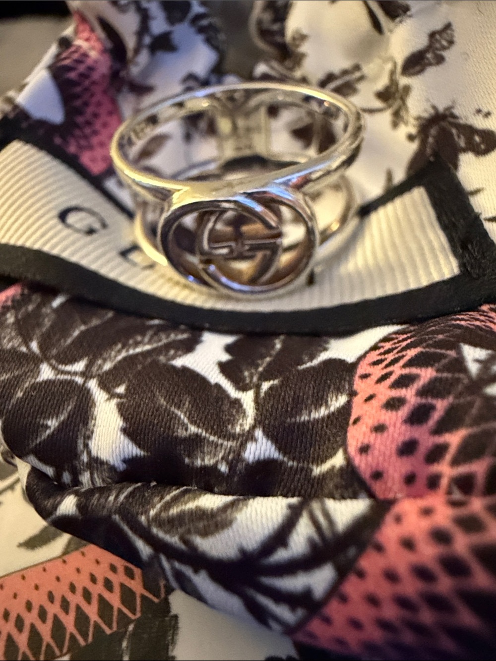 Gucci Silver Double-Band Interlocking G Ring